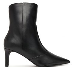 Botki Furla. Czarne botki Furla, bez wzorów, bez obcasa, na szpilce, bez zapięcia. Za 1,149.00 zł.