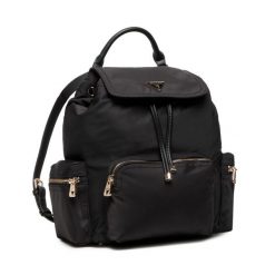 Plecak Guess. Czarne plecaki Guess, z aplikacjami. Za 399.99 zł.