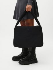 LeGer Torebka "Katrin" w kolorze czarnym rozmiar: onesize. Czarne torby na ramię LeGer, bez wzorów, z materiału, na ramię, bez dodatków. Za 130.99 zł.