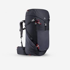Plecak turystyczny Quechua MH500 40 l. Czarne plecaki QUECHUA, bez wzorów, z tkaniny. Za 299.99 zł.