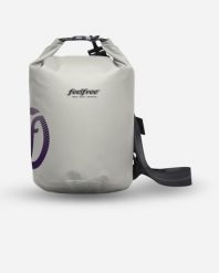 Wodoodporna torba Dry Tube. Czarne torby na ramię FEELFREE, bez wzorów, z materiału, na ramię, bez dodatków. Za 137.10 zł.