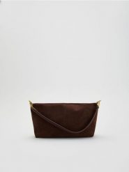 Torebka na ramię z imitacji zamszu - ciemnobrązowy. Brązowe torby na ramię Reserved, bez wzorów, na ramię, bez dodatków. Za 129.99 zł.