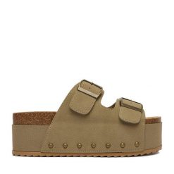 Klapki DeeZee. Brązowe klapki DeeZee, bez wzorów, bez obcasa. Za 139.99 zł.