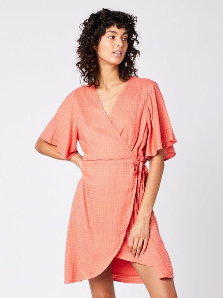 Rip Curl Sukienka w kolorze czerwonym rozmiar: S. Czerwone sukienki Rip Curl, s, bez wzorów, z wiskozy, bez kołnierzyka, bez ramiączek, mini, kopertowe. Za 88.02 zł.