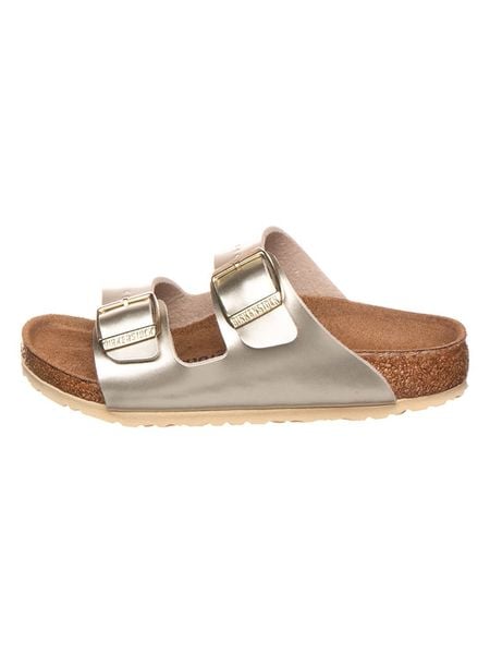 Birkenstock Klapki "Arizona" w kolorze złotym rozmiar: 27. Żółte klapki Birkenstock, bez wzorów, z otwartym noskiem, bez obcasa. Za 112.83 zł.