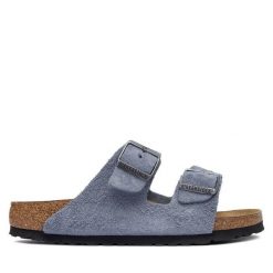 Klapki Birkenstock. Niebieskie klapki Birkenstock, bez wzorów, bez obcasa. Za 549.99 zł.