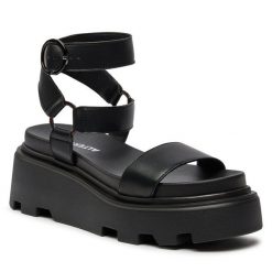 Sandały Altercore. Czarne sandały Altercore, bez wzorów, bez obcasa, na koturnie, bez zapięcia. Za 339.99 zł.