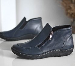Granatowe skórzane Polskie botki damskie zimowe Deoni D467. Niebieskie botki Deoni, na zimę, bez wzorów, ze skóry, bez obcasa, na obcasie, bez zapięcia. Za 499.00 zł.