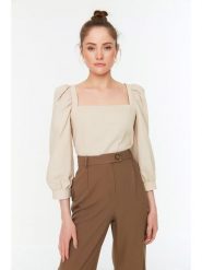 Trendyol Bluzka w kolorze beżowym rozmiar: 38. Brązowe bluzki Trendyol, bez wzorów, z bawełny, bez kołnierzyka, bez ramiączek. Za 52.30 zł.