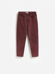 Jeansy mom - brązowy. Brązowe jeansy Reserved, bez wzorów. Za 129.99 zł.