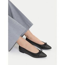 Baleriny Lasocki. Czarne baleriny Lasocki, bez wzorów, bez obcasa. Za 179.99 zł.