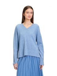 BETTY & CO Sweter w kolorze błękitnym rozmiar: 44. Niebieskie swetry Betty & Co, bez wzorów, bez ramiączek. Za 129.95 zł.