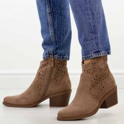 Coffee botki damskie, kowbojki S.Barski 8012. Botki S.BARSKI, na jesień, bez wzorów, z jeansu, bez obcasa, na obcasie, bez zapięcia. Za 229.00 zł.