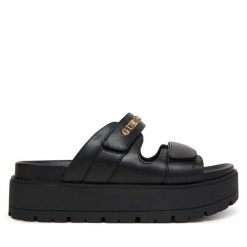 Klapki Guess. Czarne klapki Guess, z aplikacjami, bez obcasa. Za 479.99 zł.