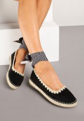 Czarne Espadryle z Plecioną Podeszwą i Wiązaniem Wokół Kostki Cyntavia. Czarne espadryle Born2be, bez wzorów, bez obcasa, bez zapięcia. Za 74.99 zł.