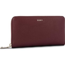 Duży Portfel Damski DKNY - Lg Zip Around R831A658 Blood Red XOD. Czerwone portfele DKNY, bez wzorów, ze skóry. W wyprzedaży za 389.00 zł.