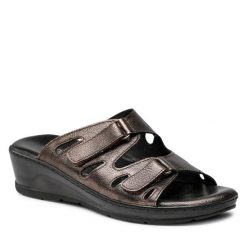 Klapki Go Soft. Brązowe klapki GO SOFT, bez wzorów, bez obcasa. Za 169.99 zł.