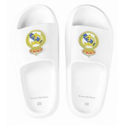Real Madryt klapki Beach Pool Flip Flops White Eva białe. Białe klapki REAL MADRID, bez wzorów, bez obcasa. Za 99.00 zł.