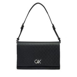 Torebka Calvin Klein. Czarne torebki klasyczne Calvin Klein, bez wzorów, bez dodatków. Za 309.99 zł.