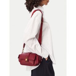 Torebka MEXX. Czerwone listonoszki Mexx, bez wzorów, bez dodatków. Za 199.99 zł.