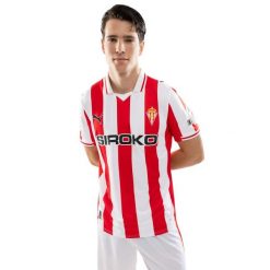 Oficjalna koszulka piłkarska Puma dla dorosłych Real Sporting de Gijón Footba. Czerwone bluzki SIROKO, bez wzorów, sportowe, bez kołnierzyka, bez ramiączek. Za 340.00 zł.