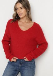 Czerwony Sweter z Dodatkiem Wełny i Trójkątnym Dekoltem Esmina. Czerwone swetry Born2be, l, bez wzorów, z wełny, bez ramiączek. Za 99.99 zł.