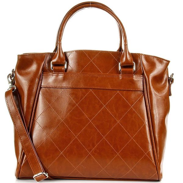 Elegancki kuferek ze skóry naturalnej DAN-A T255 camel. Brązowe torebki klasyczne DAN-A, bez wzorów, ze skóry, bez dodatków. Za 369.99 zł.