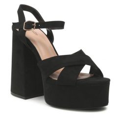 Sandały DeeZee. Czarne sandały DeeZee, bez wzorów, bez obcasa, na słupku, bez zapięcia. Za 159.99 zł.