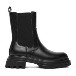 Sztyblety JENNY. Czarne botki Jenny, bez wzorów, bez obcasa, na płaskiej podeszwie, bez zapięcia. Za 179.99 zł.