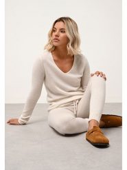 Just Cashmere Kaszmirowy sweter "Joan" w kolorze białym rozmiar: M. Białe swetry Just Cashmere, m, bez wzorów, z kaszmiru, bez ramiączek. Za 333.81 zł.