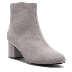 Botki Jenny Fairy. Szare botki Jenny Fairy, bez wzorów, bez obcasa, na słupku, bez zapięcia. Za 129.99 zł.