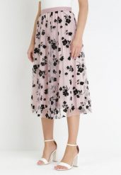 Różowa Tiulowa Spódnica z Welurowym Wzorem w Kwiaty i Gumką w Pasie Iyosi. Czerwone spódnice Born2be, bez wzorów, z tiulu, midi. Za 69.99 zł.