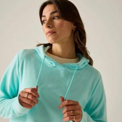 Damska bluza Mayse Marl. Niebieskie bluzy Regatta, m, bez wzorów, z bawełny, z kapturem. Za 179.99 zł.