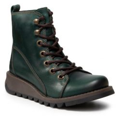 Botki Fly London. Zielone botki Fly London, bez wzorów, bez obcasa, na płaskiej podeszwie, bez zapięcia. Za 729.99 zł.