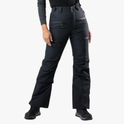 Spodnie narciarskie Kobieta Swedemount Freeride Pants wodoodporne. Czarne spodnie narciarskie SWEDEMOUNT, bez wzorów, narciarskie. Za 599.99 zł.