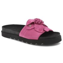 Klapki damskie Karino, ze skóry naturalnej z ozdobnym kwiatem na platformie, różowe, 5820-152-P. Czerwone klapki Karino, z aplikacjami, ze skóry, bez obcasa, na platformie. Za 299.00 zł.