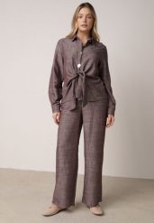 Brązowy Komplet z Lnem i Wiskozą Szerokie Spodnie i Koszula z Wiązaniem Ravilith. Brązowe koszule Born2be, l, bez wzorów, z bawełny, bez kołnierzyka, bez ramiączek. Za 219.99 zł.