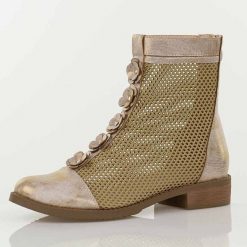 Złote wiosenne ażurowe botki damskie Jezzi Asa62-130. Żółte botki Jezzi, na jesień, w ażurowe wzory, z jeansu, bez obcasa, na obcasie, bez zapięcia. Za 259.00 zł.