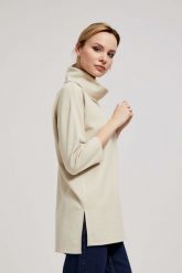 Bluza z szerokim golfem piaskowa. Bluzy MOODO, l, bez wzorów, z bawełny, bez kaptura. W wyprzedaży za 53.99 zł.