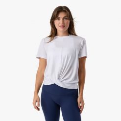 Koszulka treningowa damska Swedemount Core Wrap Soft Tee szybkoschnąca. Białe bluzki SWEDEMOUNT, bez wzorów, sportowe, bez kołnierzyka, bez ramiączek. Za 79.99 zł.