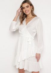 Biała Sukienka Midi z Kopertowym Dekoltem i Materiałowym Paskiem Jomera. Białe sukienki Born2be, l, bez wzorów, z materiału, boho, bez kołnierzyka, bez ramiączek, midi, kopertowe. Za 99.99 zł.