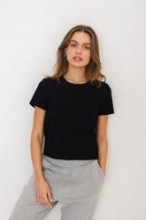 T-SHIRT PIPER CZARNY M - Flawless. Czarne t-shirty Flawless, m, bez wzorów, z bawełny, bez kołnierzyka, bez ramiączek. Za 177.00 zł.