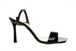 Sandały Bayla-159 4581 090-P Czarny Naplak 159136, Skóra naturalna - 40. Czarne sandały Bayla, bez wzorów, z materiału, bez obcasa, na obcasie, bez zapięcia. W wyprzedaży za 179.10 zł.