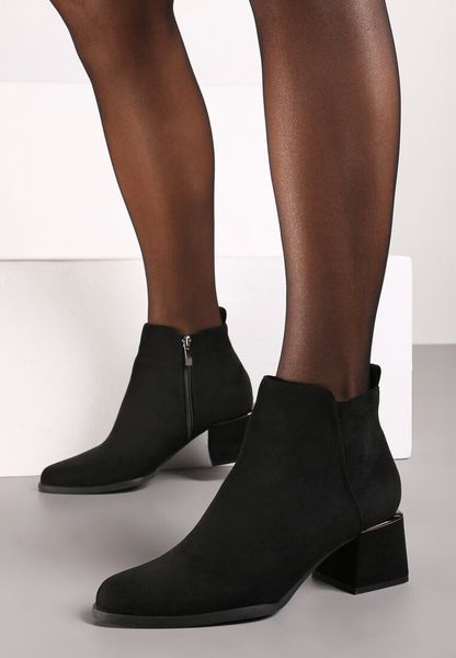 Czarne Botki z Imitacji Zamszu na Niskim Słupku z Metaliczną Wstawką Anorvia. Czarne botki Born2be, bez wzorów, z jeansu, bez obcasa, na obcasie, bez zapięcia. Za 129.99 zł.