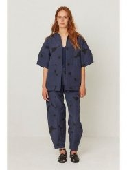 SKFK Kurtka przejściowa "Kanala" w kolorze granatowym rozmiar: S. Niebieskie kurtki SKFK, s, bez wzorów, z bawełny, bez kaptura. Za 347.99 zł.