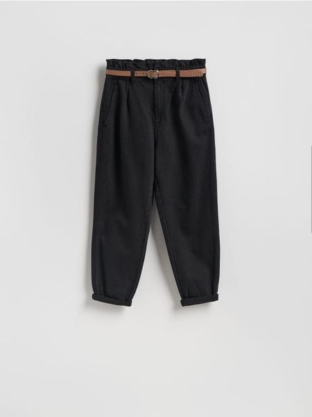 Jeansy paperbag - czarny. Czarne jeansy Reserved, bez wzorów. Za 139.99 zł.