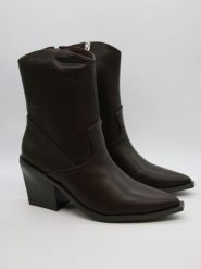 Bellucci Botki w kolorze brązowym rozmiar: 37. Brązowe botki Bellucci, bez wzorów, bez obcasa, bez zapięcia. Za 165.99 zł.