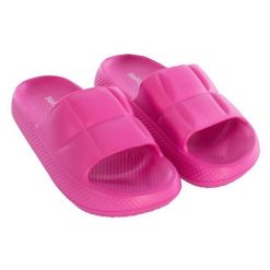 Klapki z gumą balonową Softee w kolorze różowym. Czerwone klapki SOFTEE, bez wzorów, z gumy, bez obcasa. Za 145.99 zł.