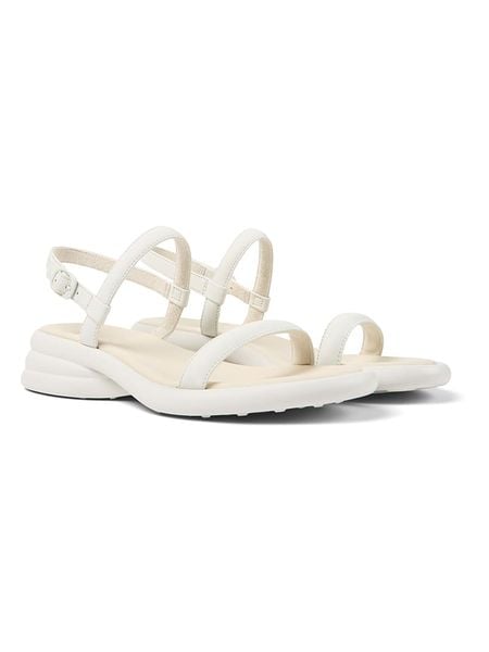 Camper Skórzane sandały w kolorze białym rozmiar: 40. Białe sandały Camper, bez wzorów, klasyczne, z otwartym noskiem, bez obcasa, bez zapięcia. Za 161.73 zł.