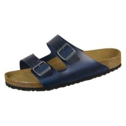 Klapki damskie Birkenstock Arizona Sfb. Niebieskie klapki Birkenstock, bez wzorów, z materiału, bez obcasa. Za 819.00 zł.